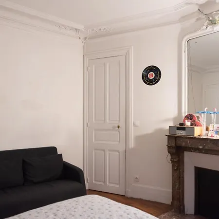 Spacious T3 With Balcony Paris