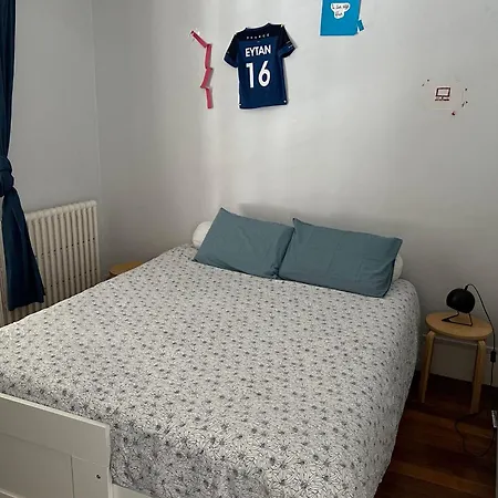 Spacious T3 With Balcony Appartement Paris